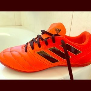 Adidas Indoor soccer shoes Size 8